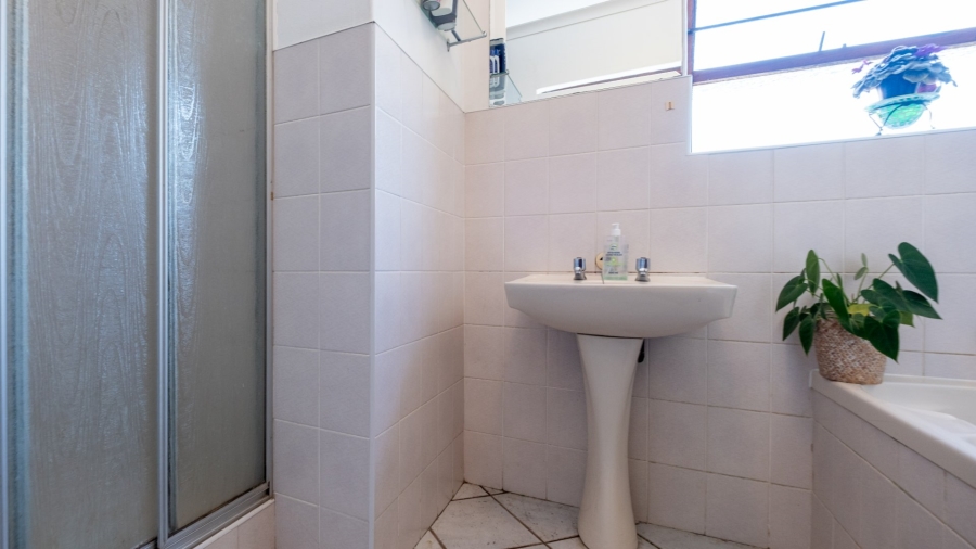 3 Bedroom Property for Sale in Denneoord Western Cape